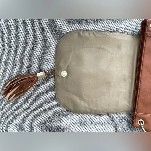 Dolce Vita Brown Crossbody Bag with Woven Design - Picture 16 of 16